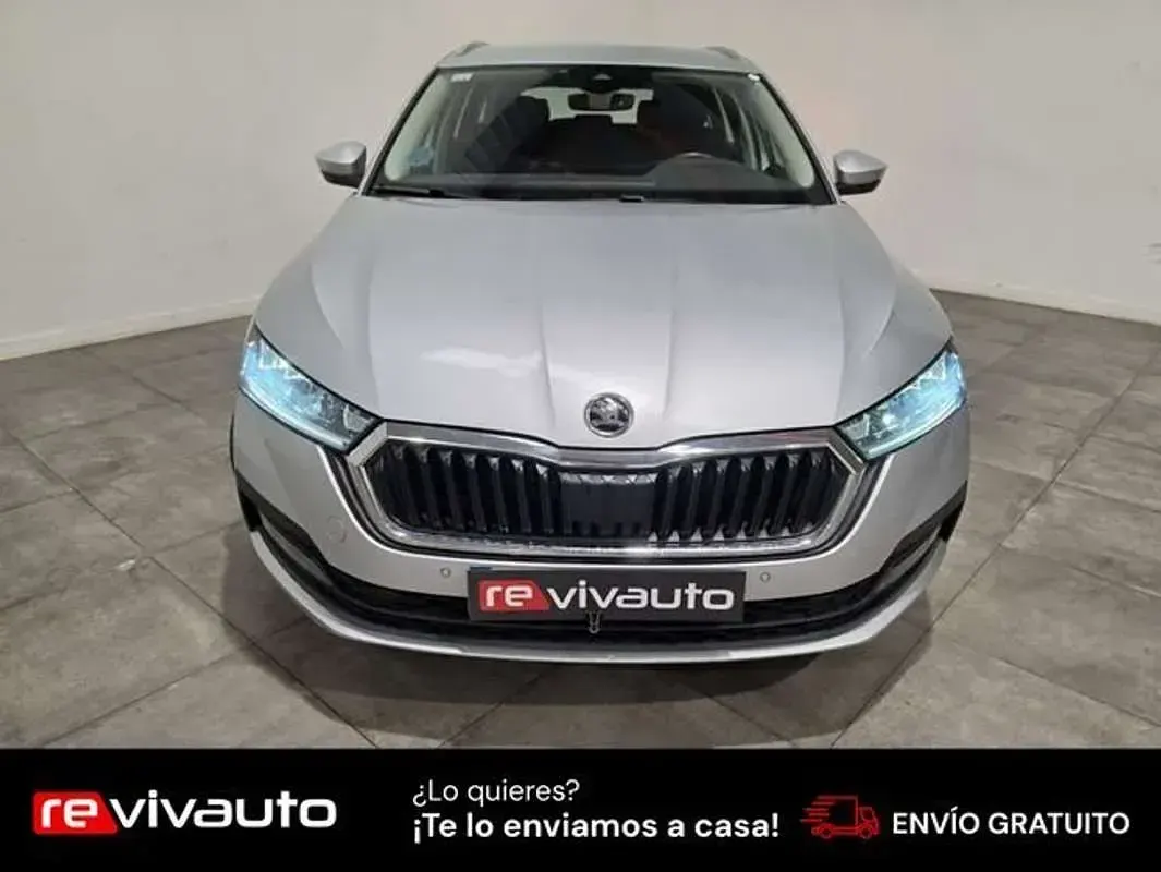 Usado Skoda Octavia Ambition 116 CV (85 kW) 2021 Gris Familiar
