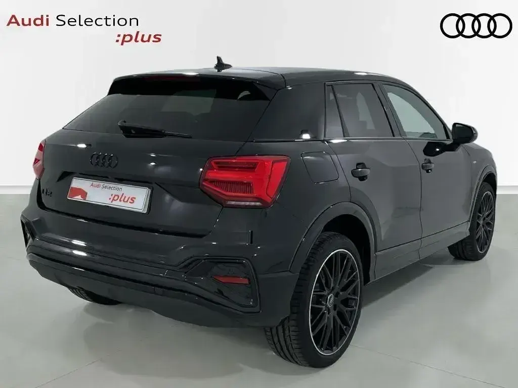 Usado Audi Q2 Ambiente 150 CV (110 kW) 2025 Negro SUV