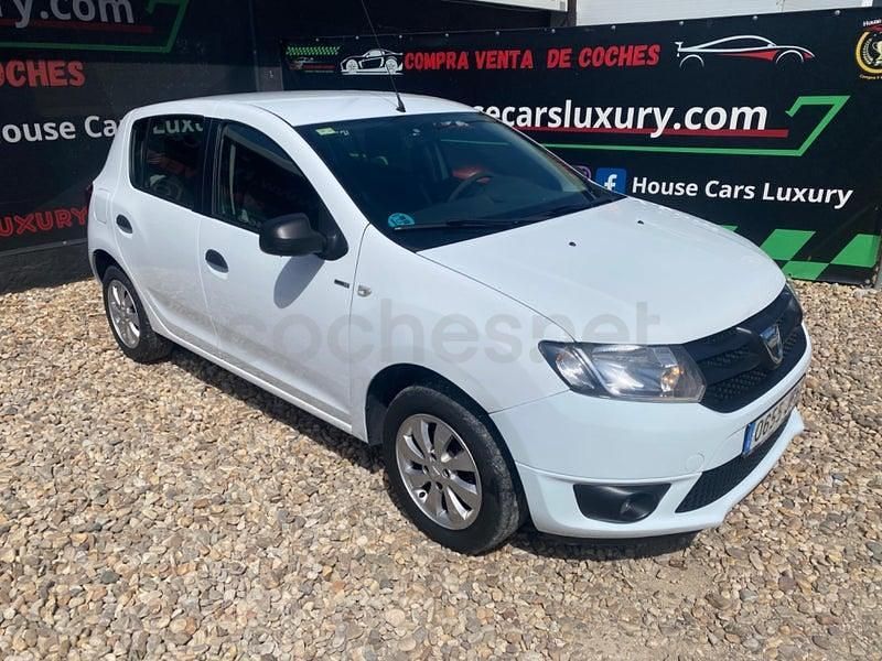Używany Dacia Sandero 90 KM (66 kW) 2016 Biały Sedan/Limuzyna