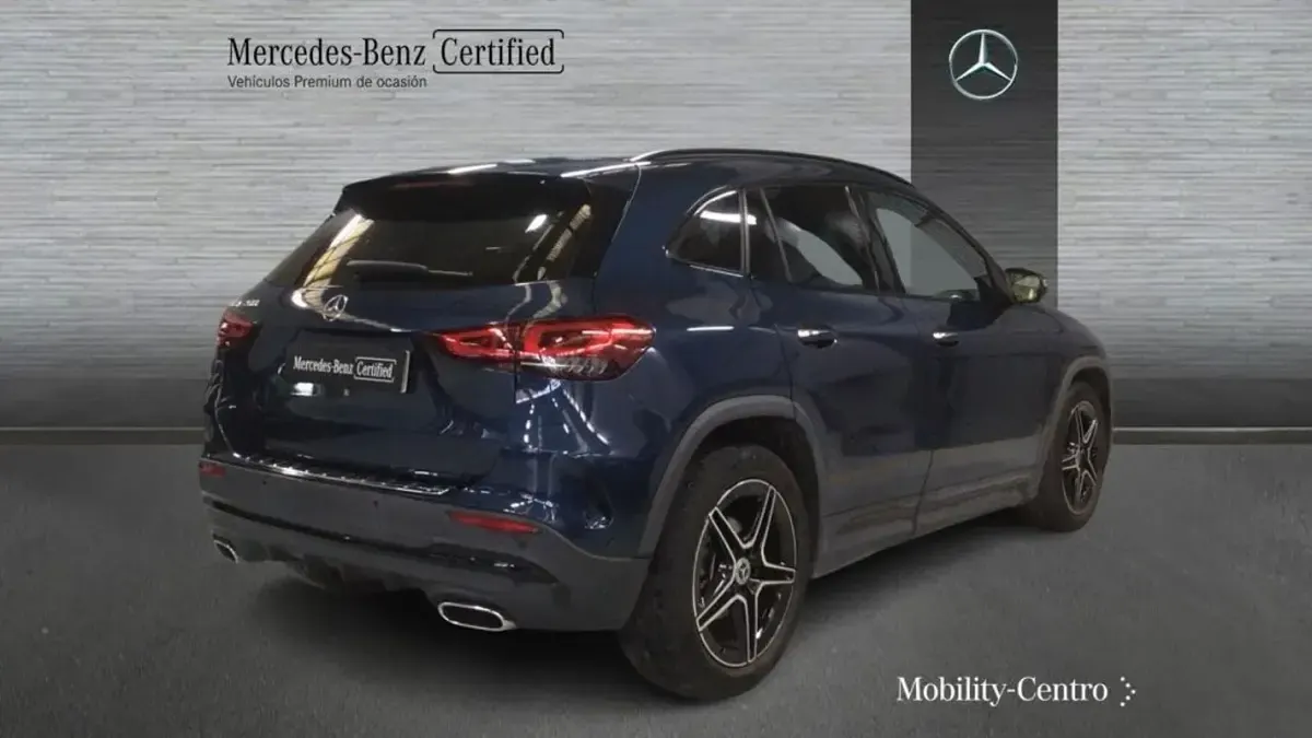 Usado Mercedes GLA200 AMG line 163 CV (119 kW) 2022 Denim blue  metallic paint SUV