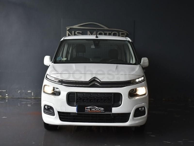 Usado Citroën Berlingo Feel 102 HP (75 kW) 2022 Branco Monovolume