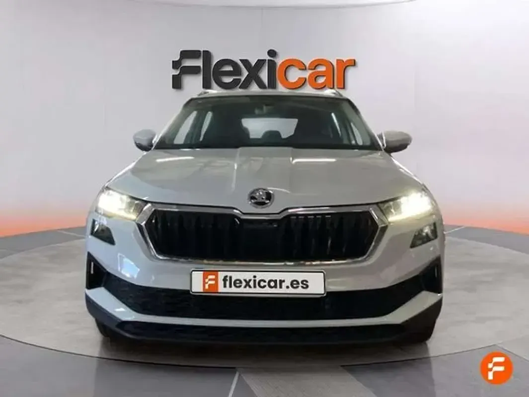 Usado Skoda Karoq 150 CV (110 kW) 2024 Blanco SUV