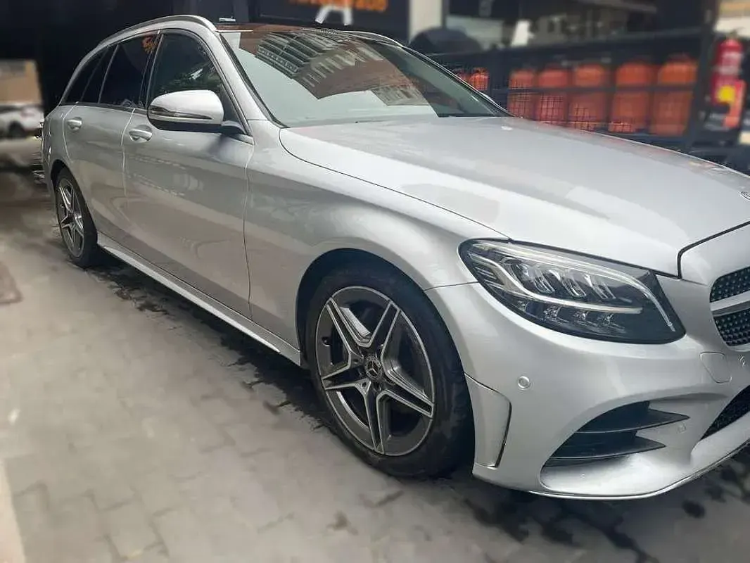Usado Mercedes C220 194 CV (142 kW) 2020 Gris Familiar