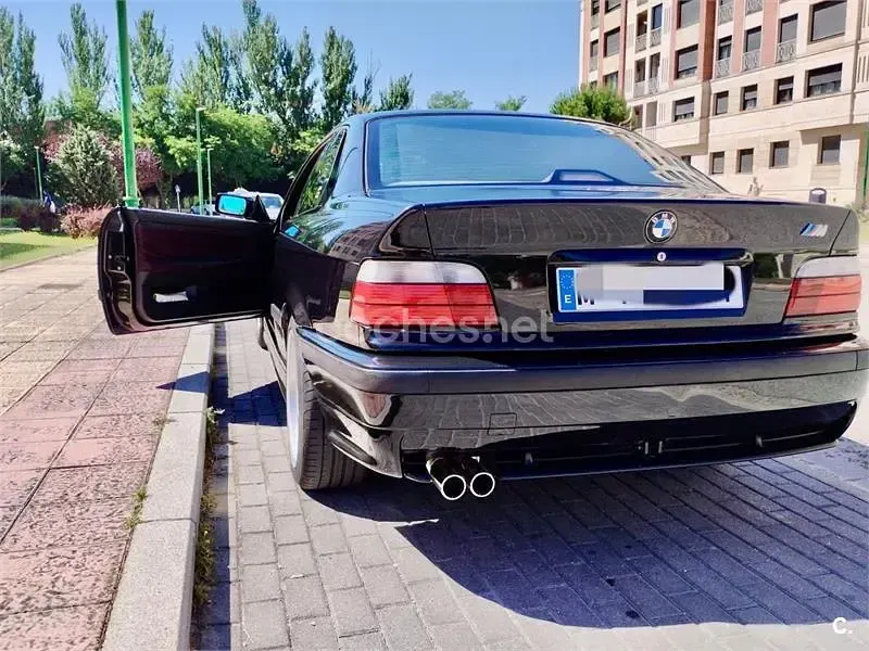 Usado BMW 318 Sport Line 140 CV (102 kW) 1998 Negro Coupe
