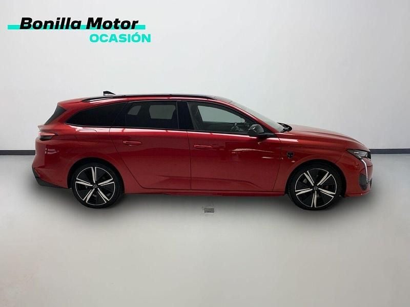Usado Peugeot 308 GT 131 CV (96 kW) 2022 Rojo Familiar