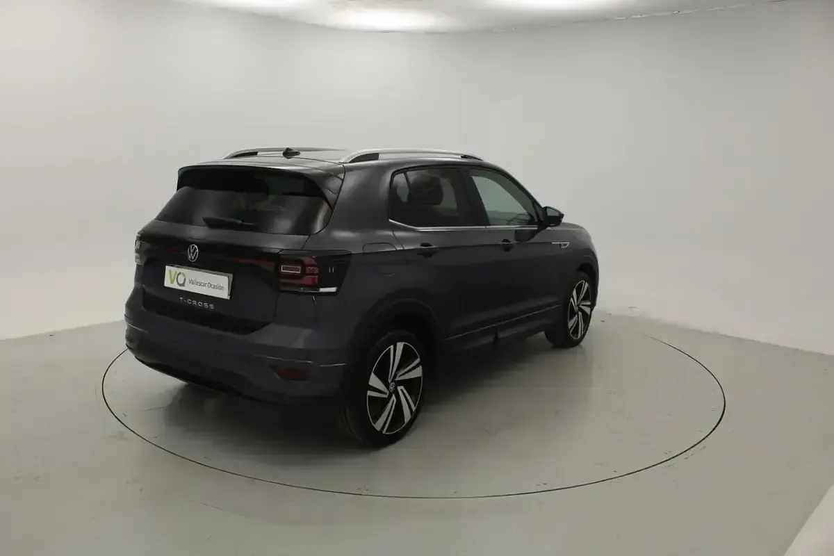 Usado VW T-Cross Sportline 110 CV (80 kW) 2022 Gris SUV