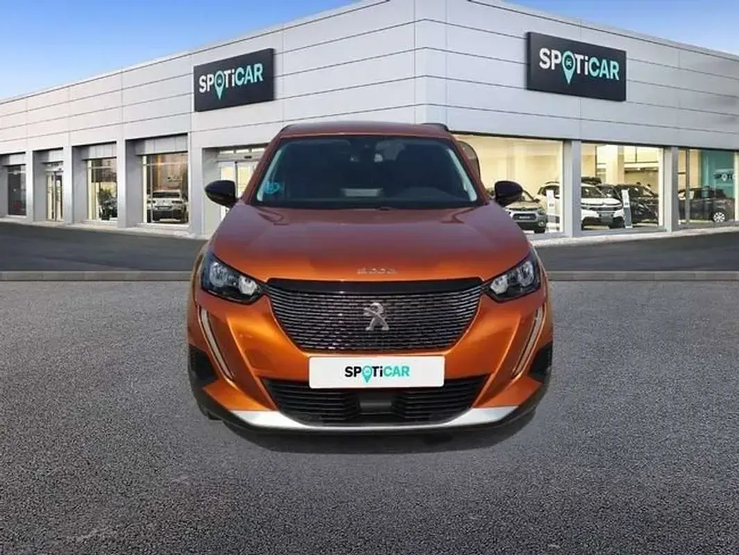 Usado Peugeot 2008 Allure 101 CV (74 kW) 2022 Naranja SUV