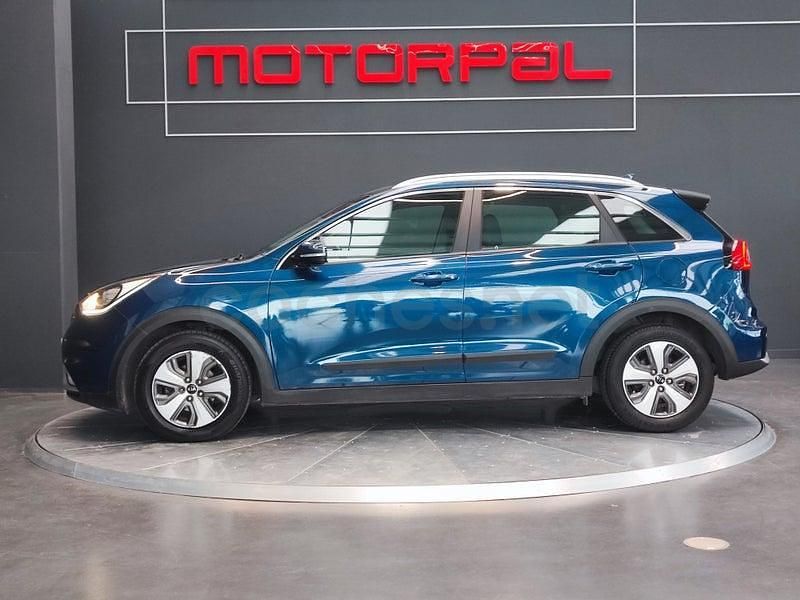 Usado Kia Niro 141 CV (103 kW) 2018 Azul SUV