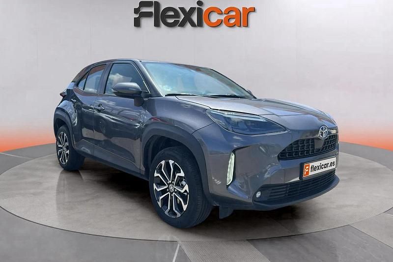 Gris Usado 2024 Toyota Yaris Hybrid Active | 19.490 € (Buen precio) - Imagen 1/4