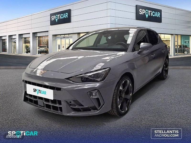 Gris Usado 2025 Cupra Leon Berlina | 28.900 € (Un poco caro) - Imagen 1/4