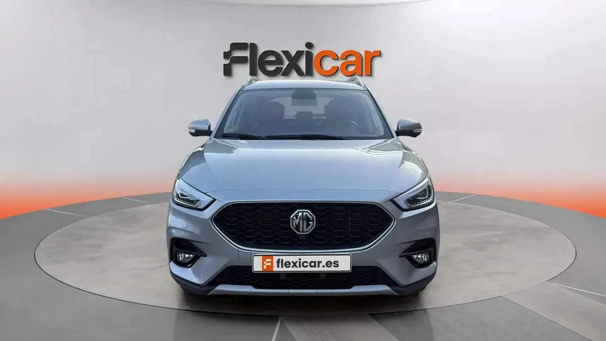 Usado MG ZS Luxury 111 CV (81 kW) 2023 Gris SUV
