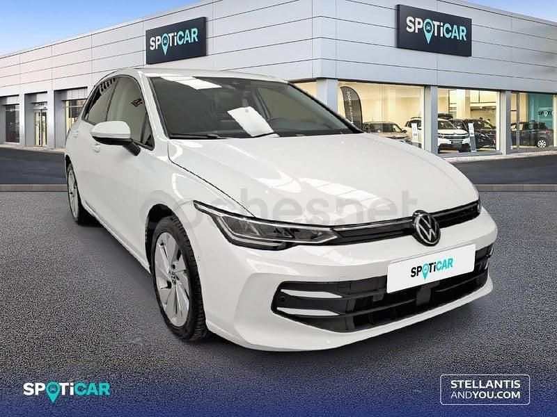 Usado VW Golf VIII 115 CV (84 kW) 2025 Blanco Berlina