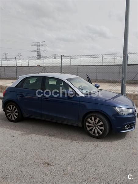 Usado Audi A1 Sportback 90 CV (66 kW) 2013 Azul Utilitario