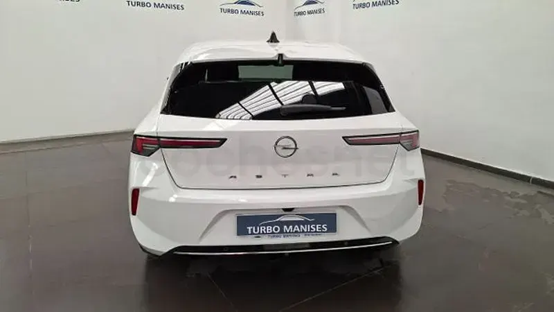Usado Opel Astra Elegance 130 CV (95 kW) 2023 Blanco Utilitario