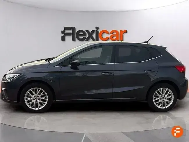 Usado Seat Ibiza XCELLENCE 115 CV (84 kW) 2024 Gris Utilitario
