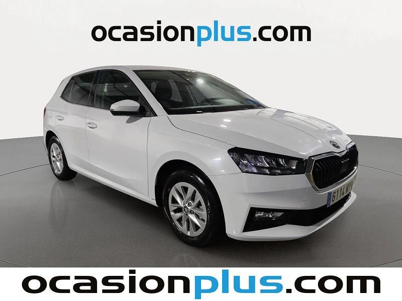 Usado Skoda Fabia Selection 95 CV (69 kW) 2025 Blanco Utilitario