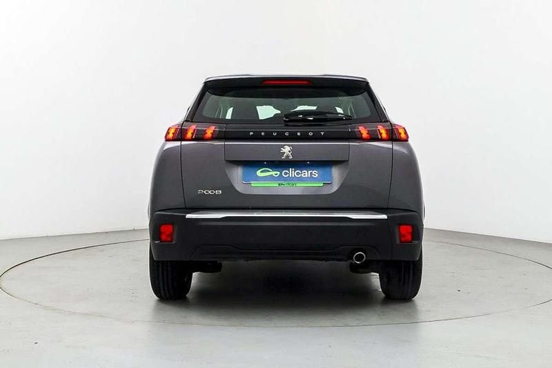 Usado Peugeot 2008 Active 110 CV (80 kW) 2021 Gris SUV