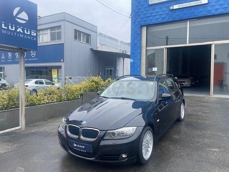 Usado BMW 318 143 CV (105 kW) 2010 Negro Familiar