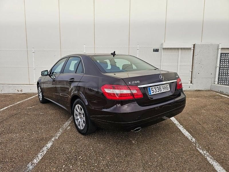 Usado Mercedes E200 Elegance 184 CV (135 kW) 2012 Marrón Berlina