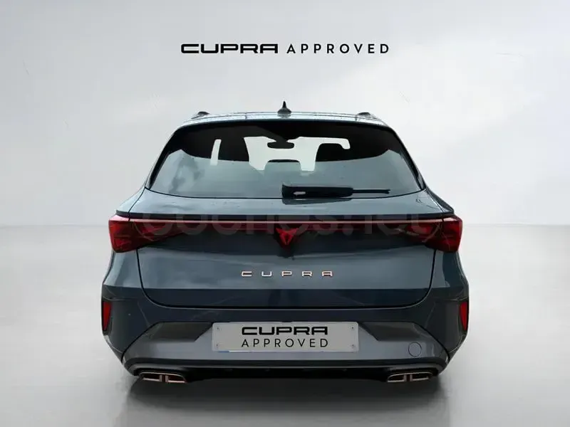 Usado Cupra Leon 204 CV (150 kW) 2024 Azul Familiar