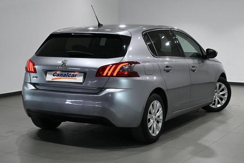 Usado Peugeot 308 Style 130 HP (95 kW) 2019 Cinzento