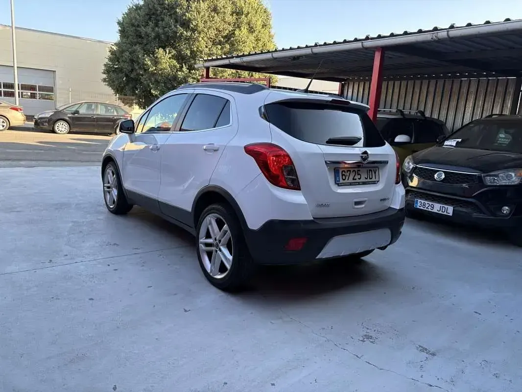 Usado Opel Mokka Selective 140 CV (102 kW) 2015 Blanco SUV