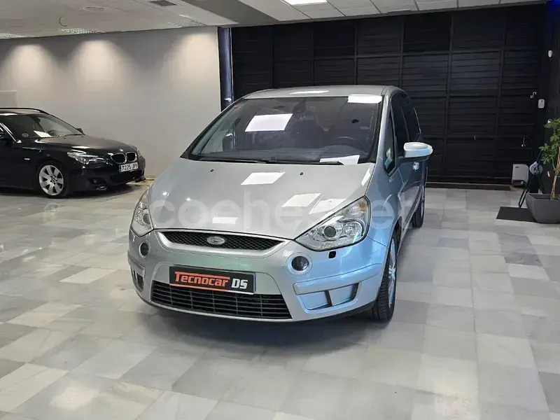 Usado Ford S-MAX Trend 140 CV (102 kW) 2007 Gris / plata Monovolumen