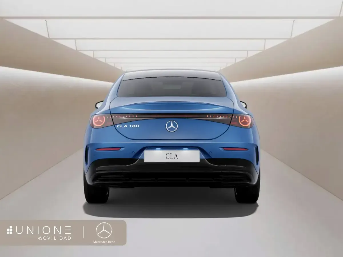 Nuevo Mercedes CLA180 136 CV (100 kW) 2026 Azul Berlina