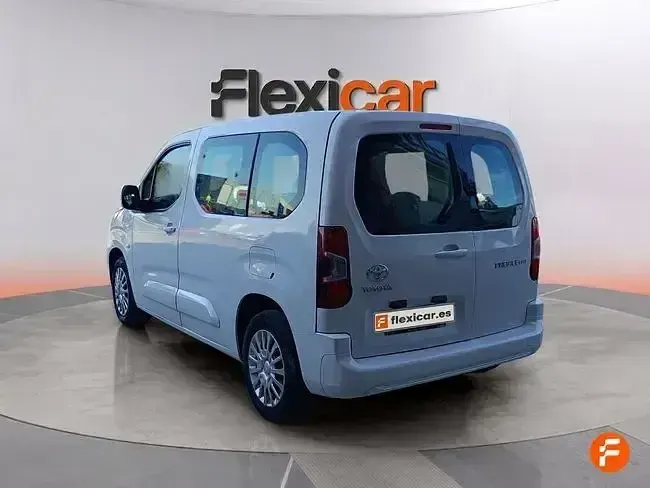 Usado Toyota Proace Verso Active 131 CV (96 kW) 2023 Blanco Familiar