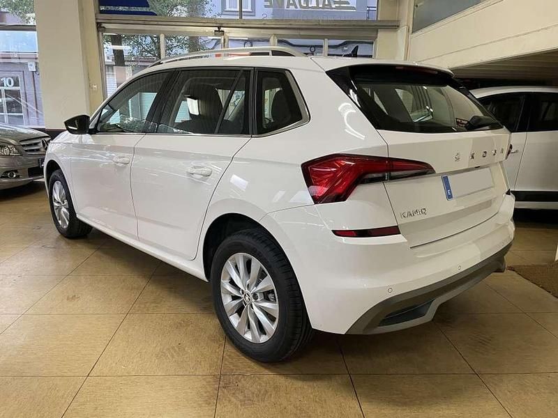 Usado Skoda Kamiq Ambition 116 CV (85 kW) 2020 Blanco SUV