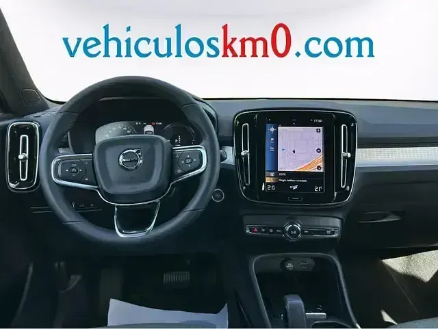 Usado Volvo XC40 Core 211 HP (155 kW) 2023 Azul SUV