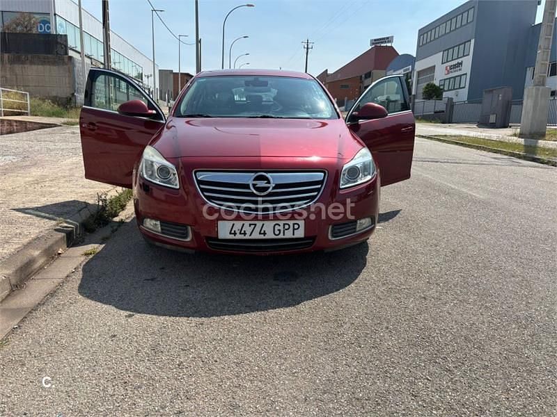 Usado Opel Insignia Sport 160 CV (117 kW) 2009 Granate Berlina