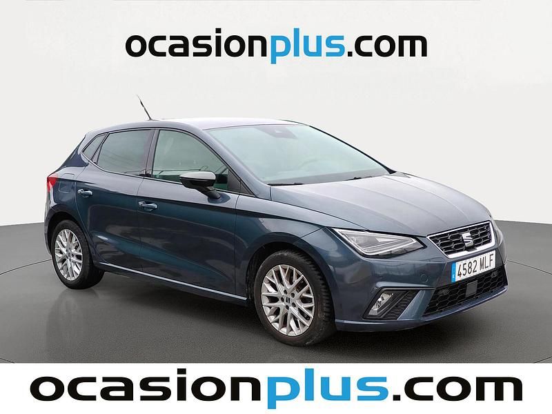 Usado Seat Ibiza FR 110 CV (80 kW) 2023 Gris / plata Berlina