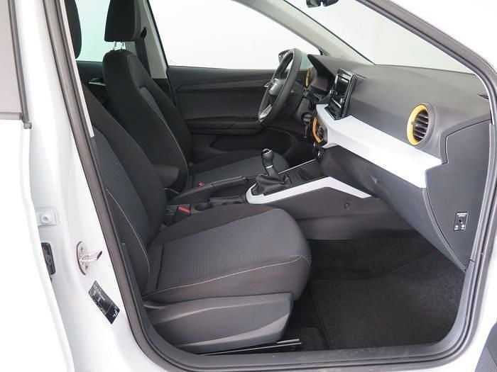 Usado Seat Arona Style Plus 115 CV (84 kW) 2026 Blanco SUV