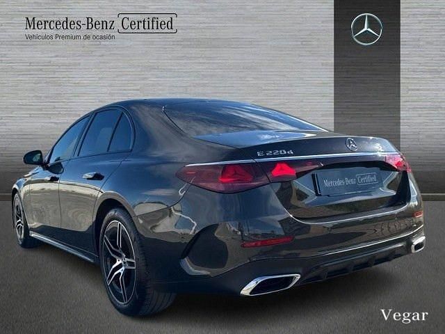 Usado Mercedes E220 Advanced Plus 197 CV (144 kW) 2025 Gris grafito Berlina