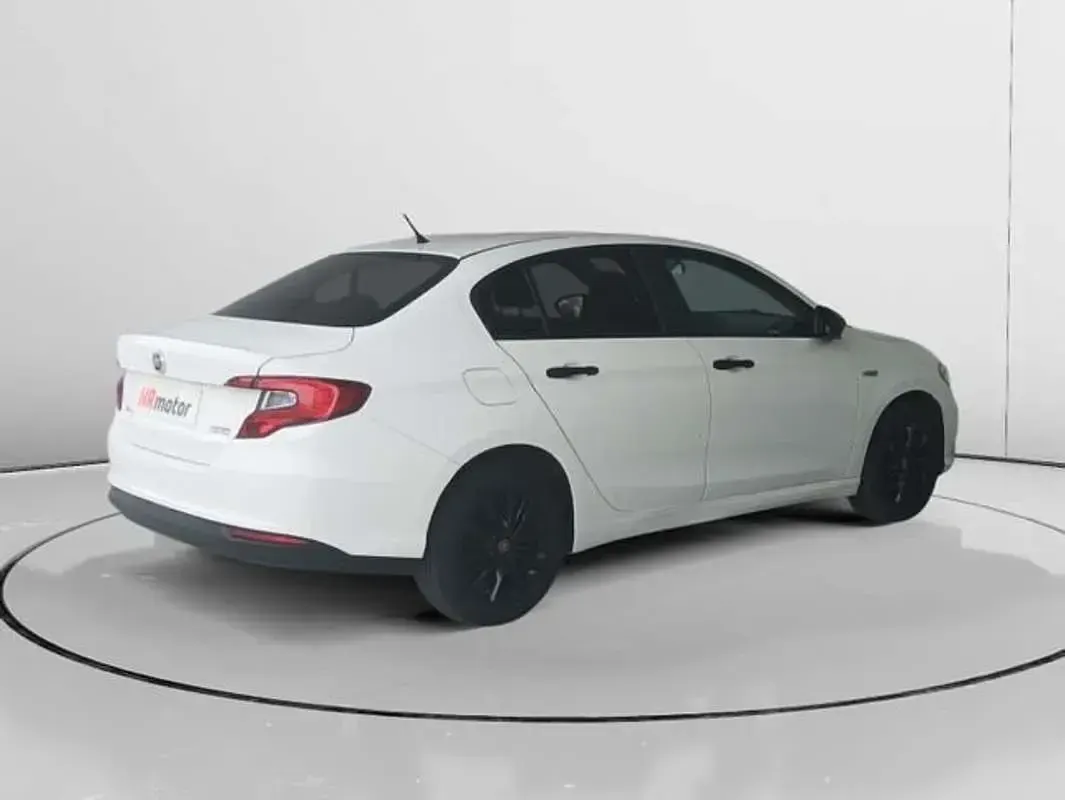 Usado Fiat Tipo Pop 95 CV (69 kW) 2019 Blanco Berlina