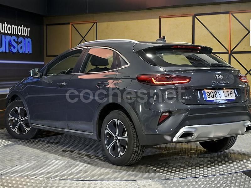 Usado Kia XCeed 141 CV (103 kW) 2021 Gris / plata SUV
