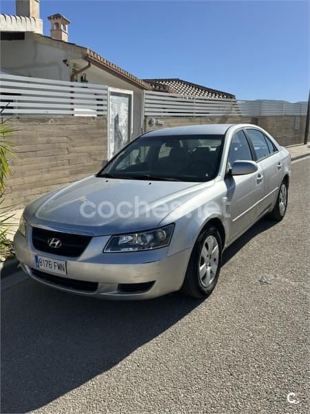 Usado Hyundai Sonata Comfort 140 CV (102 kW) 2007 Gris / plata Berlina