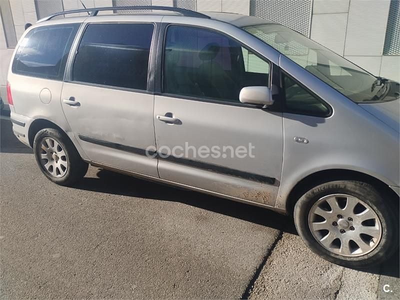 Usado Seat Alhambra 115 CV (84 kW) 2001 Gris / plata Monovolumen