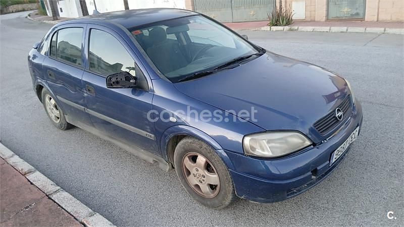 Usado Opel Astra Edition 80 CV (58 kW) 2004 Azul Berlina
