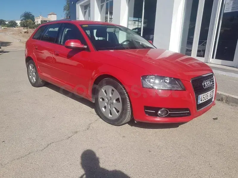 Usado Audi A3 Ambition 105 CV (77 kW) 2010 Rojo Utilitario