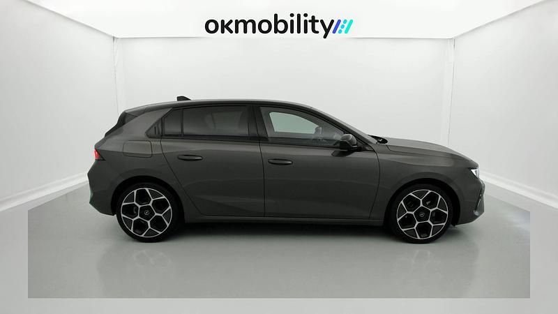 Usado Opel Astra 130 CV (95 kW) 2023 Vulkan grey