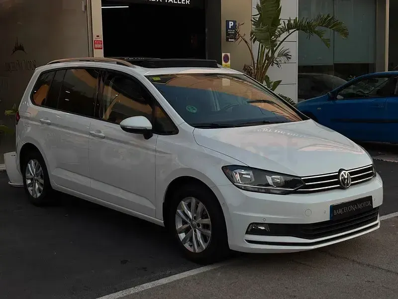 Usado VW Touran Advance 150 CV (110 kW) 2018 Blanco Monovolumen