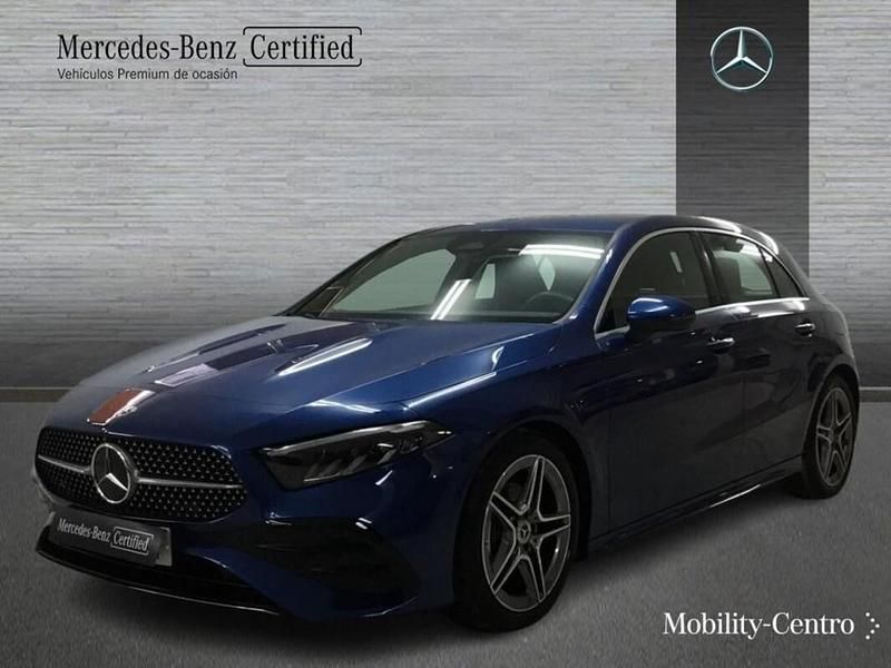 Azul espectra Usado 2024 Mercedes A180 AMG line | 33.600 € (Precio justo) - Imagen 1/4