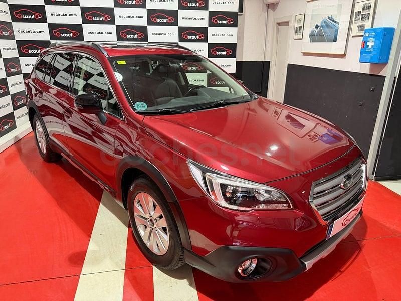Usado Subaru Outback 175 CV (128 kW) 2018 Granate Familiar