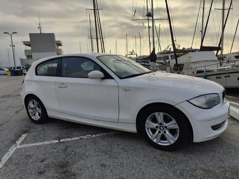Usado BMW 118 143 CV (105 kW) 2008 Blanco Utilitario