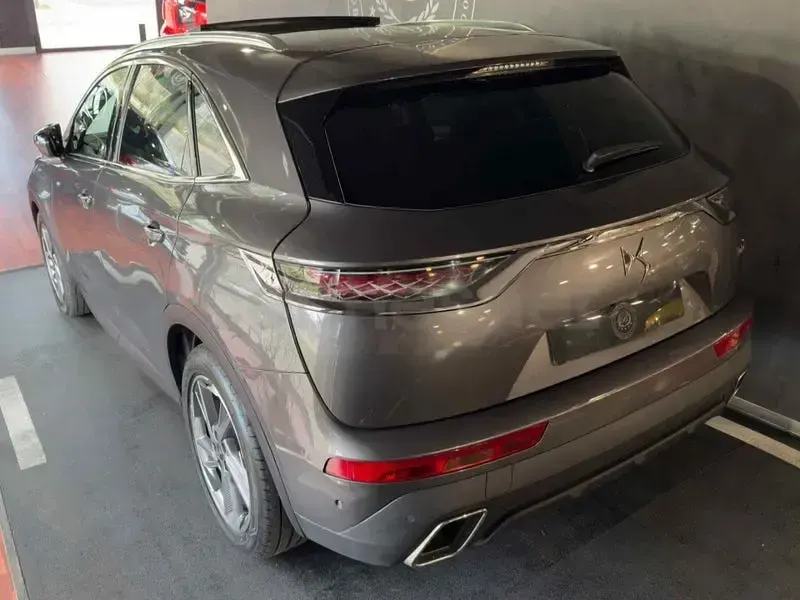 Usado DS Automobiles DS7 Crossback So Chic 180 CV (132 kW) 2020 Gris / plata SUV