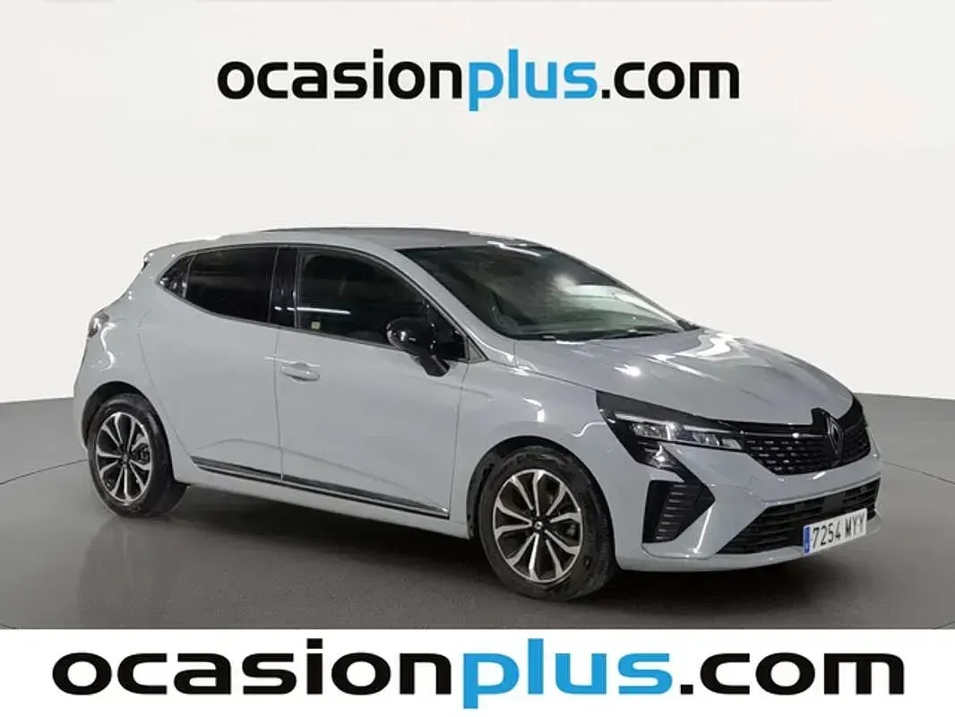 Usado Renault Clio Techno 91 CV (66 kW) 2025 Gris Utilitario