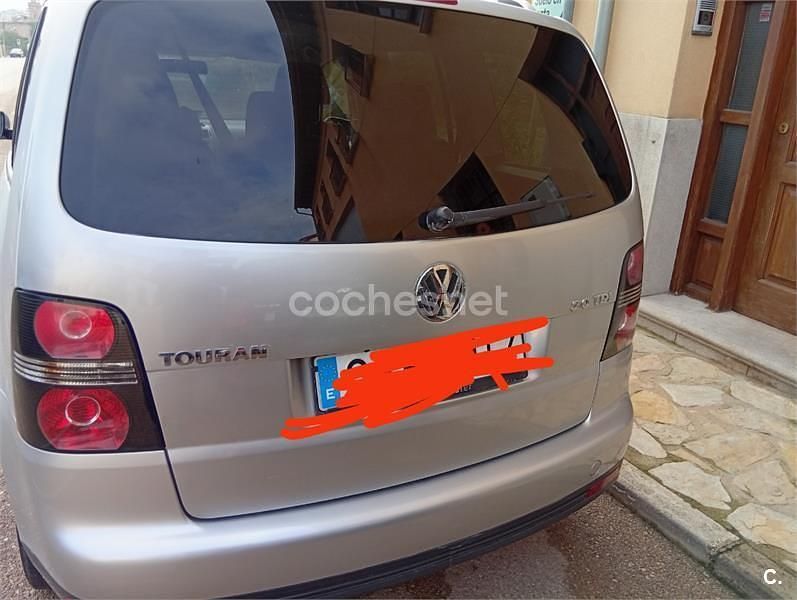 Gris / plata Usado 2009 VW Touran Highline Monovolumen | 5800 € (Precio justo) - Imagen 1/4