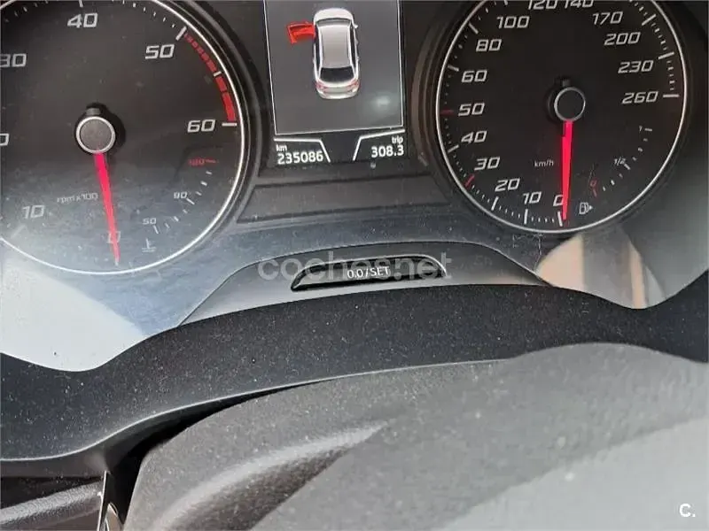 Usado Seat Leon ST Ecomotive 110 CV (80 kW) 2015 Rojo Familiar
